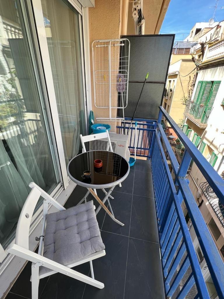 Sunny Flat In Sitges 30 Seconds To Beach, Balcony & Sea Views! Luaran gambar
