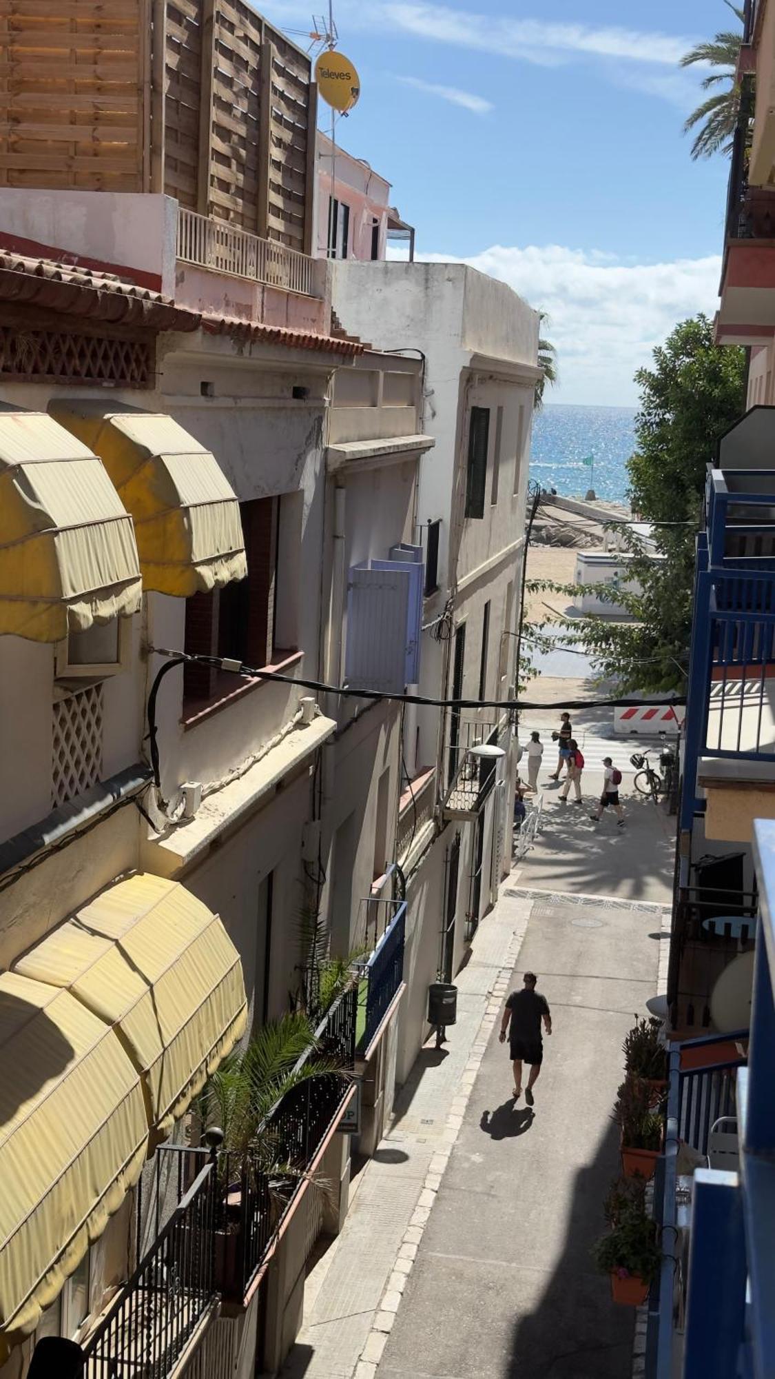 Sunny Flat In Sitges 30 Seconds To Beach, Balcony & Sea Views! Luaran gambar