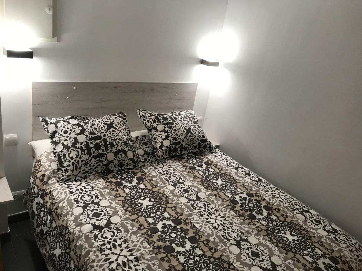 Sunny Flat In Sitges 30 Seconds To Beach, Balcony & Sea Views! Luaran gambar